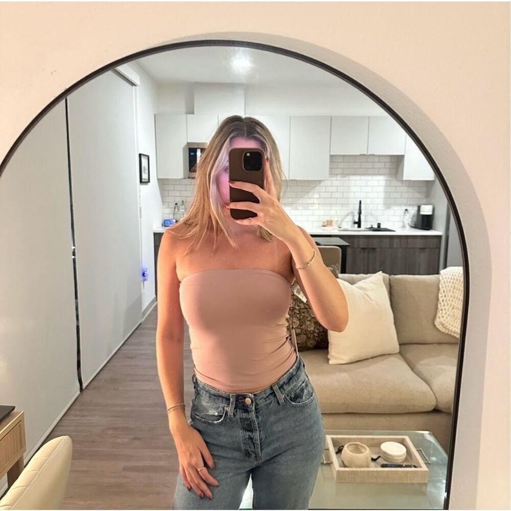 Aritzia Contour Tube Top